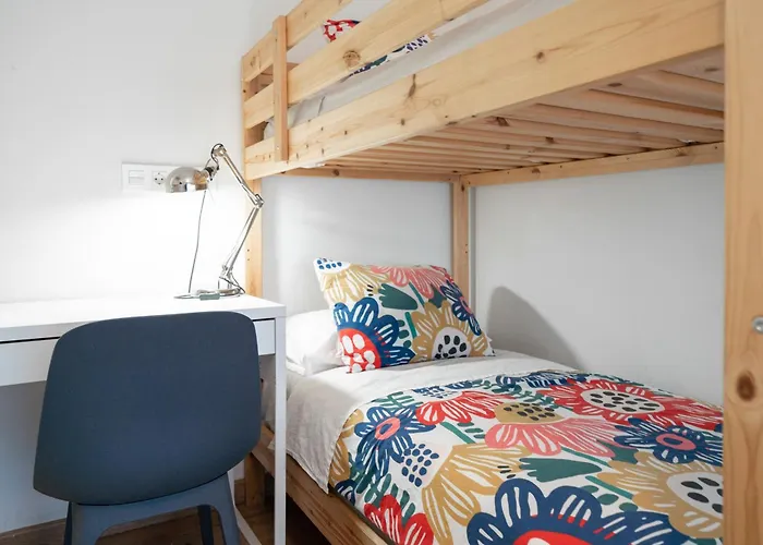 לינה וארוחת בוקר Life Magenta