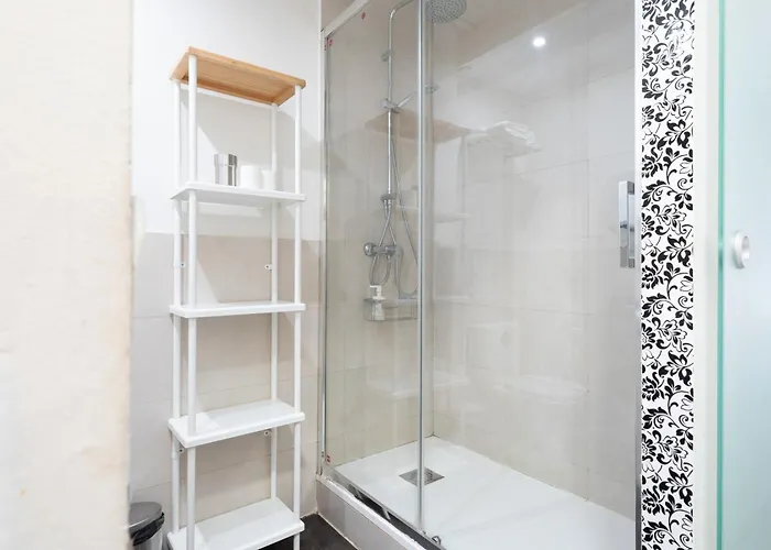 Life Magenta לינה וארוחת בוקר