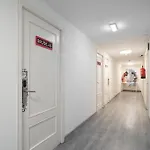 Bed & Breakfast Life Magenta