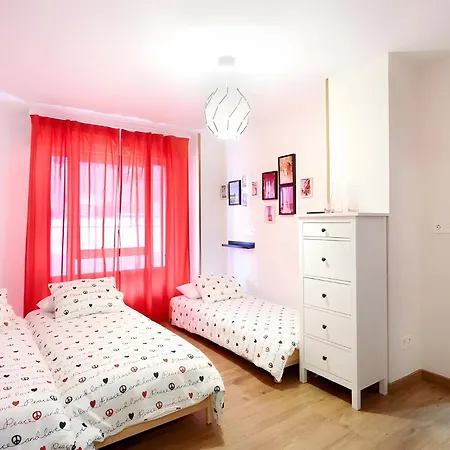 Bed & Breakfast Life Magenta *