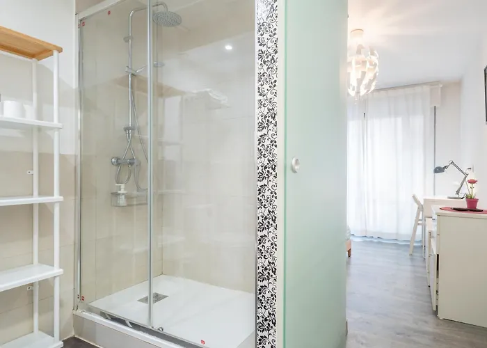 Bed & Breakfast Life Magenta 3*