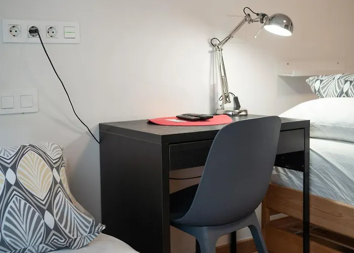 Bed & Breakfast Life Magenta 3*