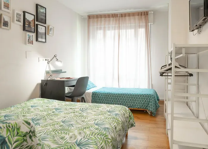 Life Magenta Bed & Breakfast