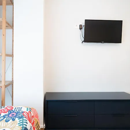 Life Magenta Bed and Breakfast