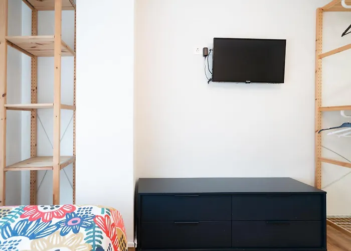 Life Magenta Готель типу 